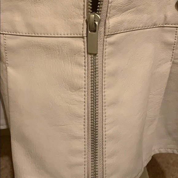 Jacket - Picture 3 of 3